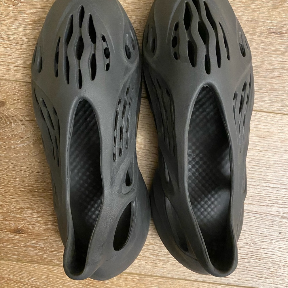 Yeezy Charcoal Foam Runners